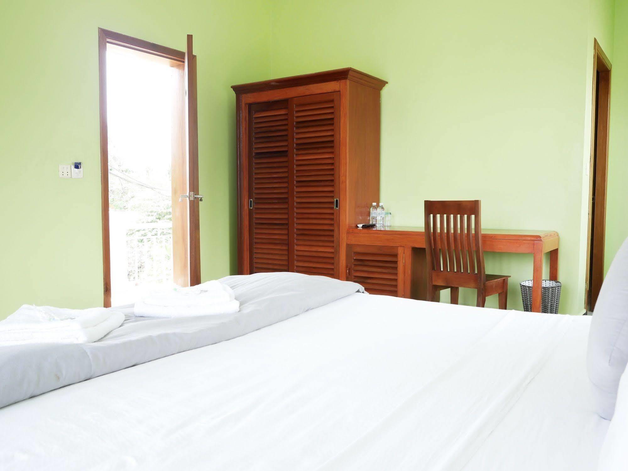 Blue Buddha Hotel กำปอต ภายนอก รูปภาพ